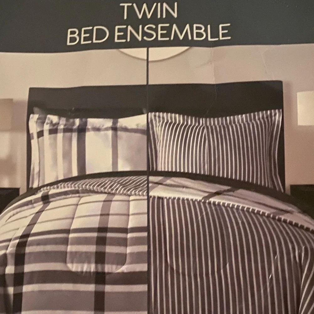 Fairfield Square Collection Jackson Reversible Stripe/Plaid Twin Comforter set